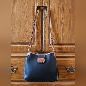 Dooney And Bourke Vintage Leather  Shoulder Bag!